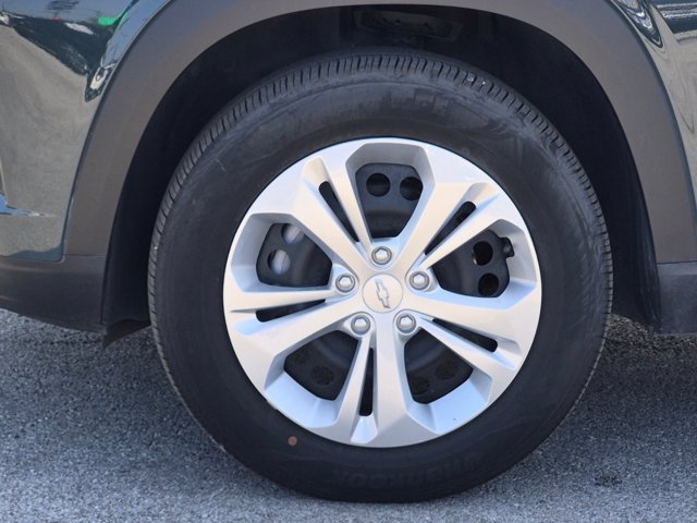 Used 2026 Chevrolet Trax LS FWD image 10