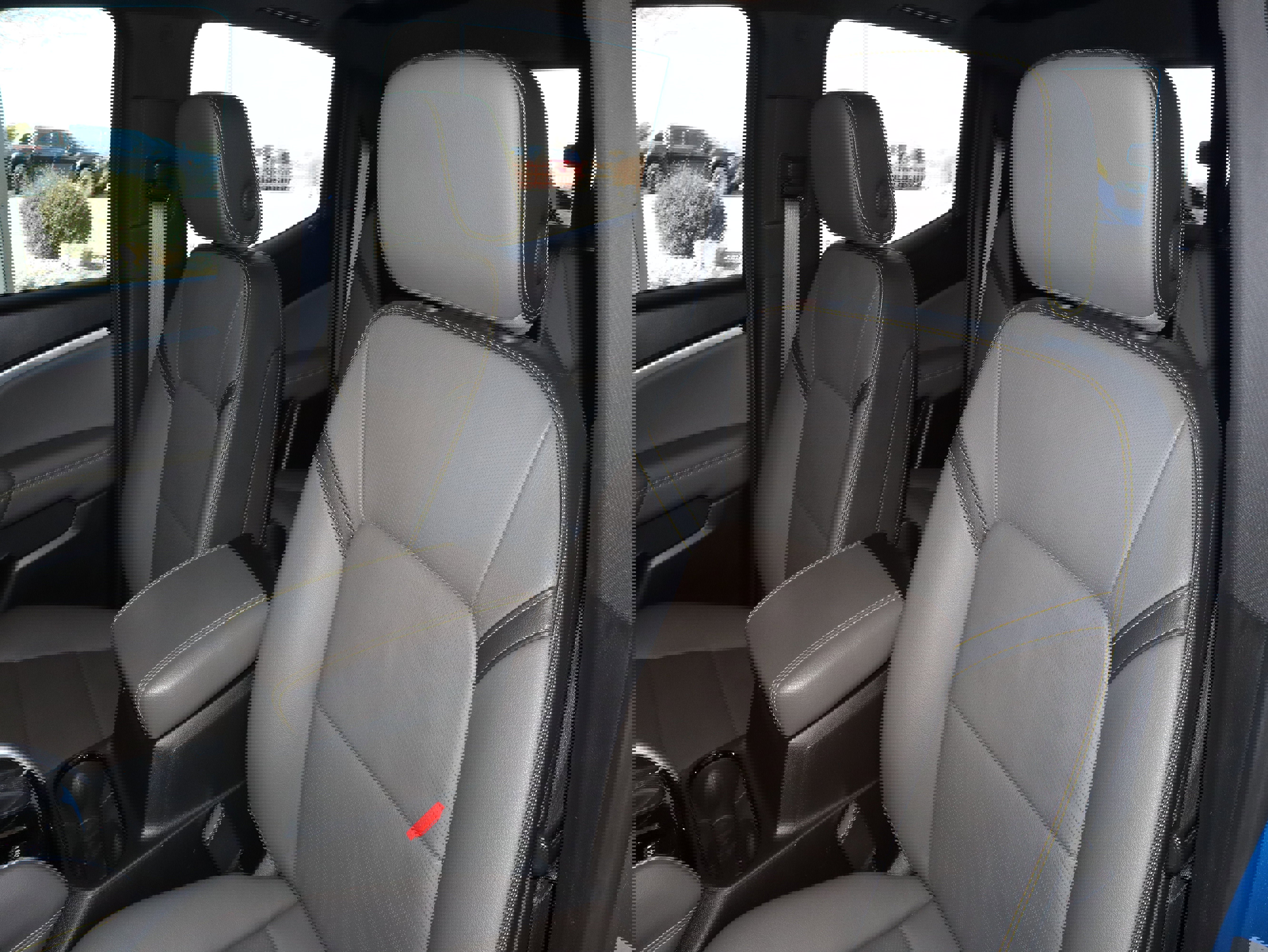 Used 2023 Chevrolet Colorado ZR2 w/ ZR2 Convenience Package III image 33