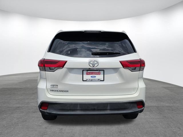 Used 2019 Toyota Highlander LE FWD image 5