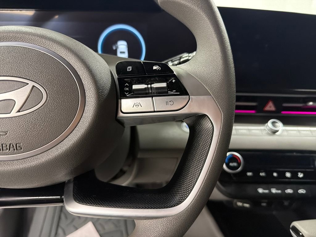 Used 2024 Hyundai Elantra SEL image 21