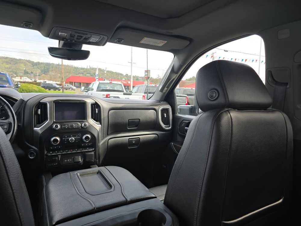 Used 2022 GMC Sierra 3500 Denali w/ Denali Ultimate Package image 14