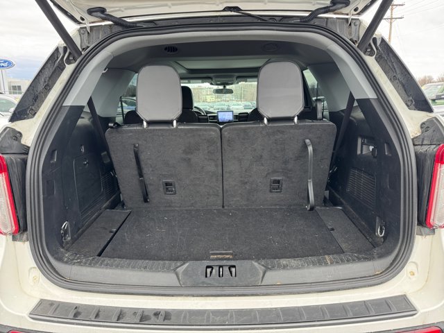 Certified 2023 Ford Explorer XLT w/ Equipment Group 202A image 28