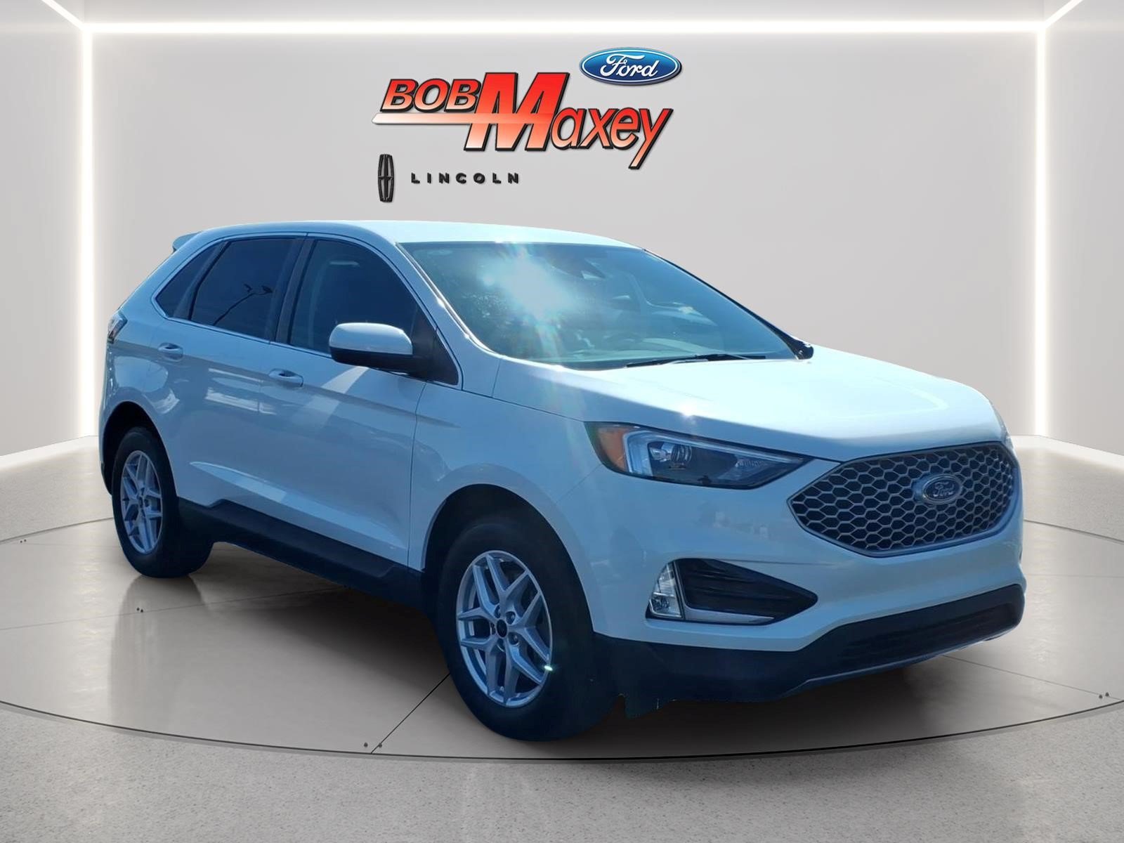 Certified 2023 Ford Edge SEL w/ Convenience Package AWD/4WD image 3