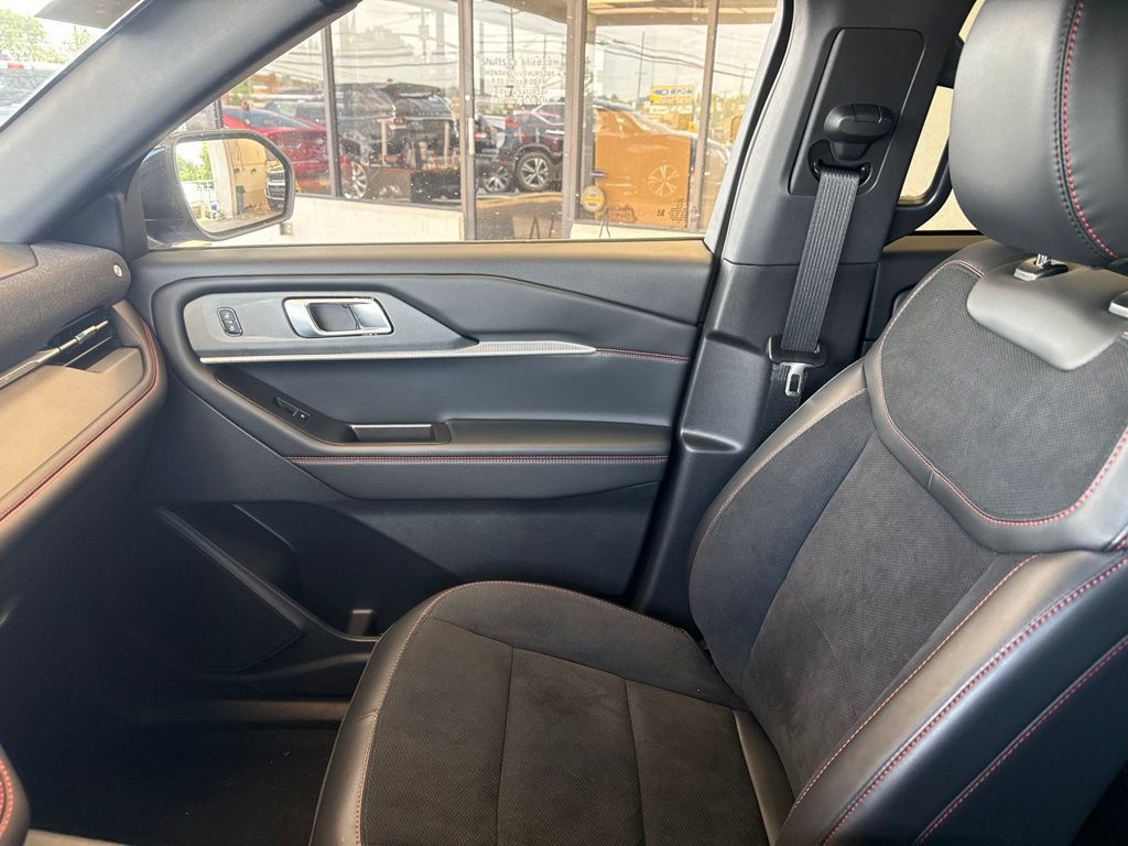Certified 2025 Ford Explorer ST AWD/4WD image 25