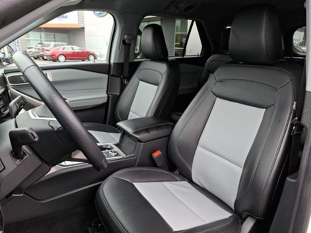 Certified 2023 Ford Explorer XLT w/ Equipment Group 202A AWD/4WD image 13