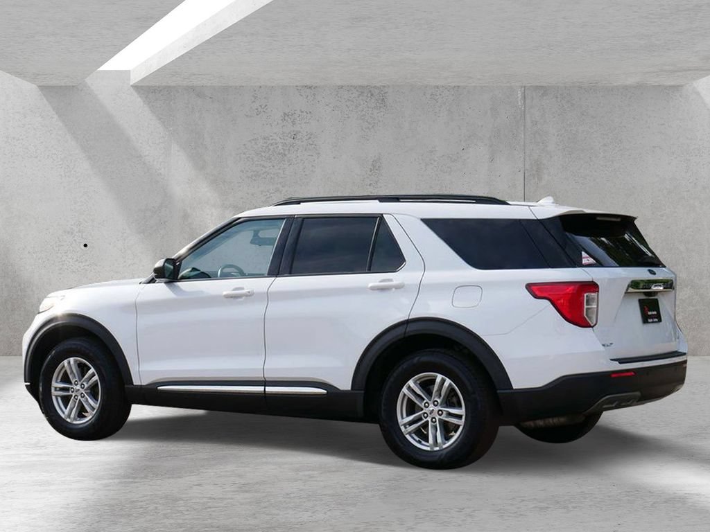 Certified 2020 Ford Explorer XLT w/ Equipment Group 202A AWD/4WD image 4