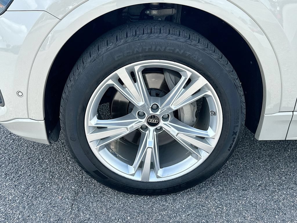 Used 2022 Audi Q8 Premium w/ Convenience Package AWD/4WD image 24