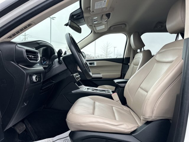 Certified 2023 Ford Explorer XLT w/ Equipment Group 202A AWD/4WD image 17