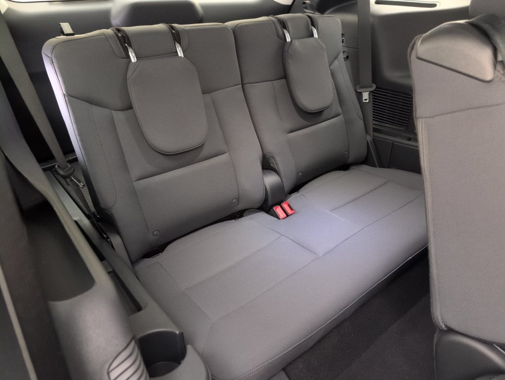 Certified 2026 Ford Explorer Active RWD image 12