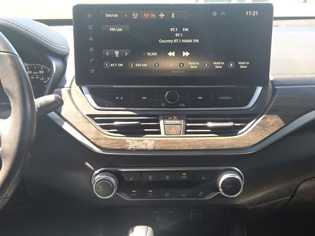 Used 2024 Nissan Altima 2.5 SV w/ SV Premium Package AWD/4WD image 24