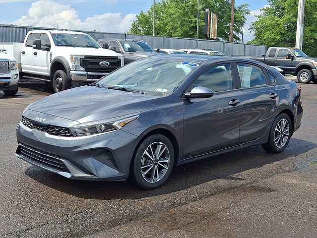 Used 2022 Kia Forte LXS FWD image 3