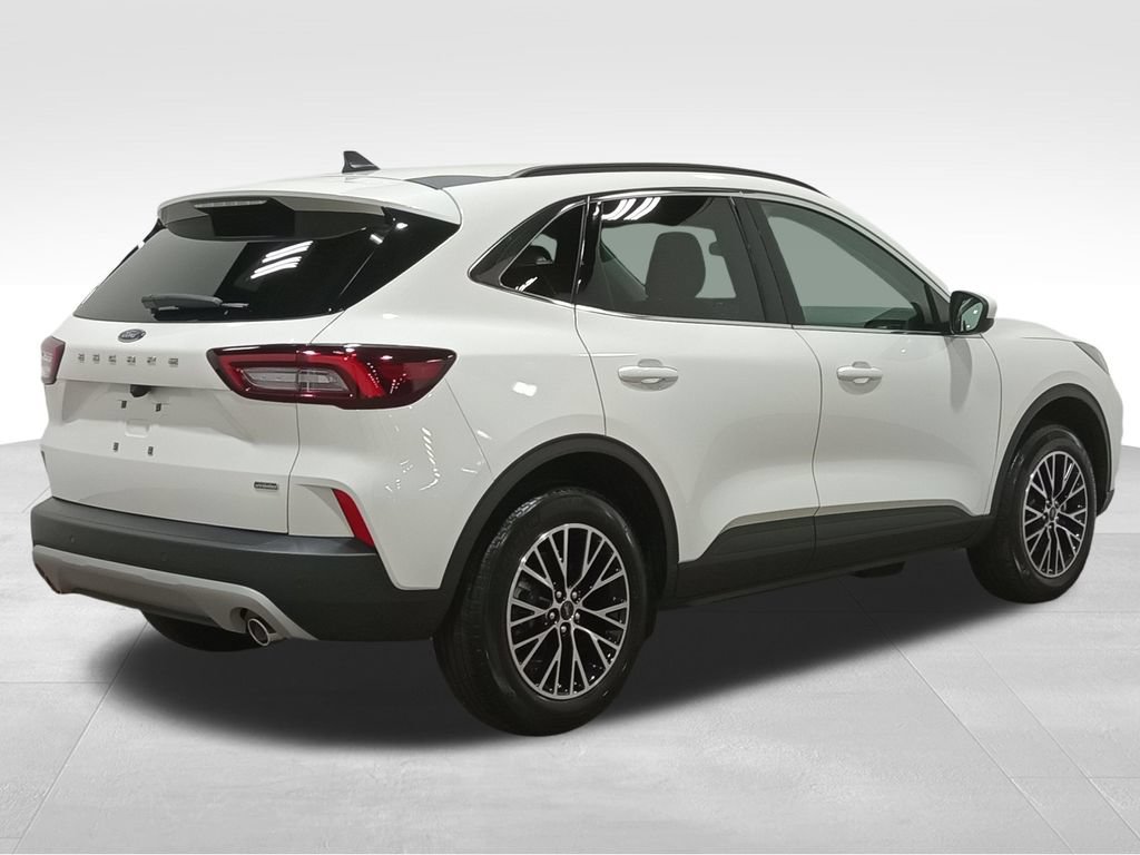 Certified 2026 Ford Escape SE FWD image 3