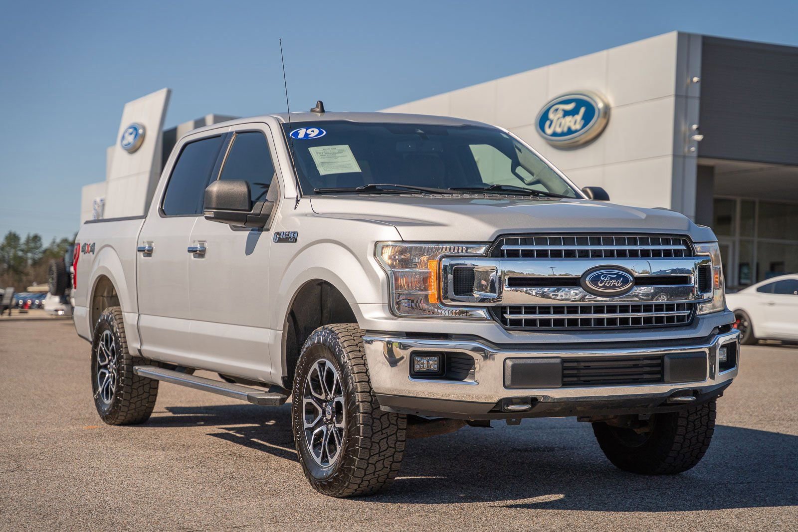 Certified 2019 Ford F150 XLT w/ Equipment Group 302A Luxury image 7