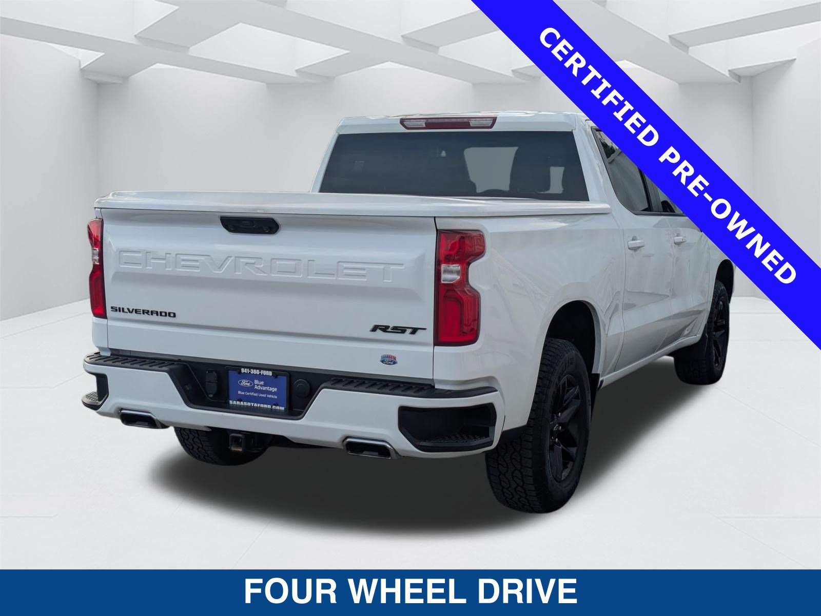 Used 2025 Chevrolet Silverado 1500 RST AWD/4WD image 4
