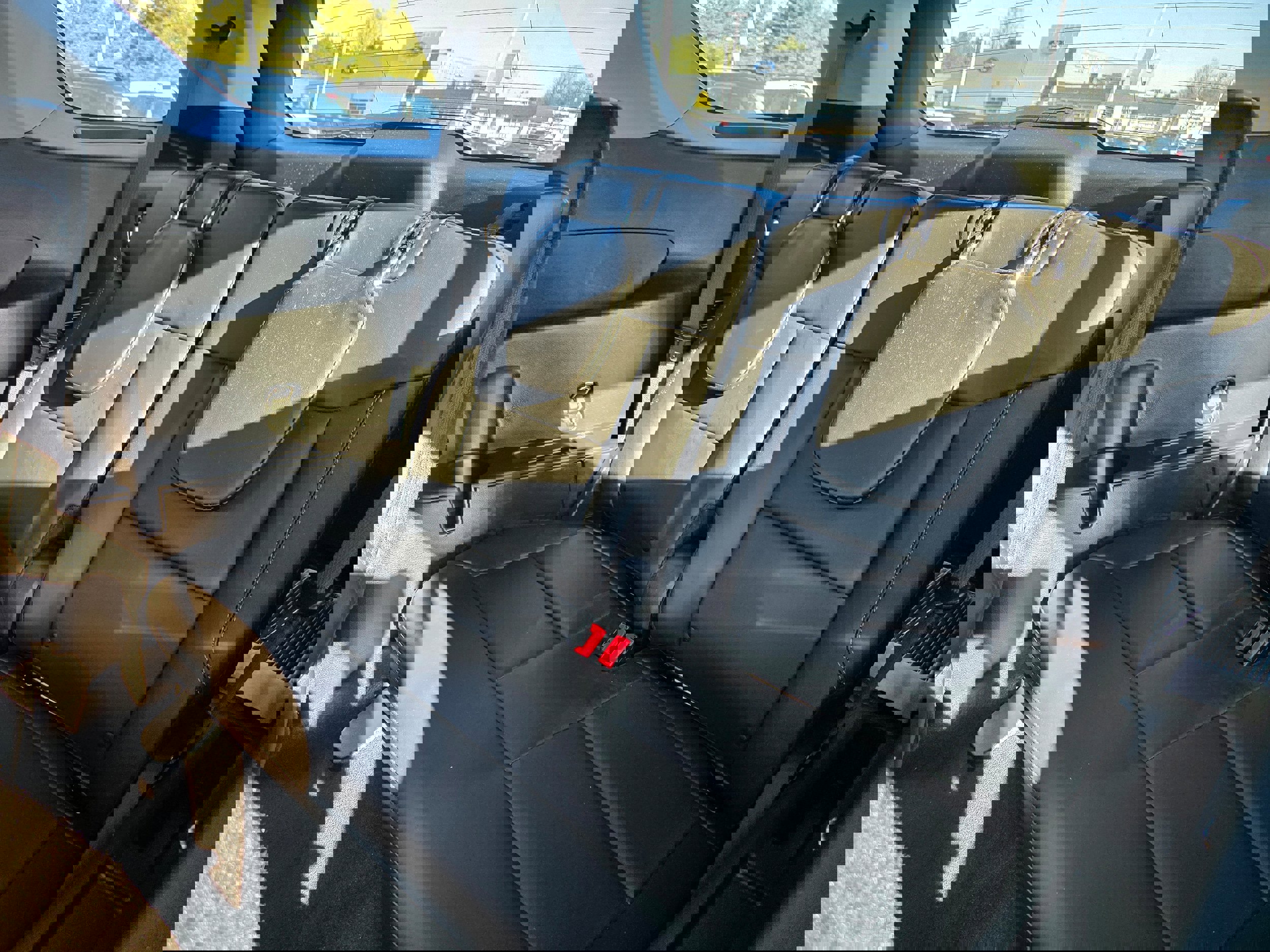 Certified 2022 Ford Explorer XLT w/ Equipment Group 202A image 9