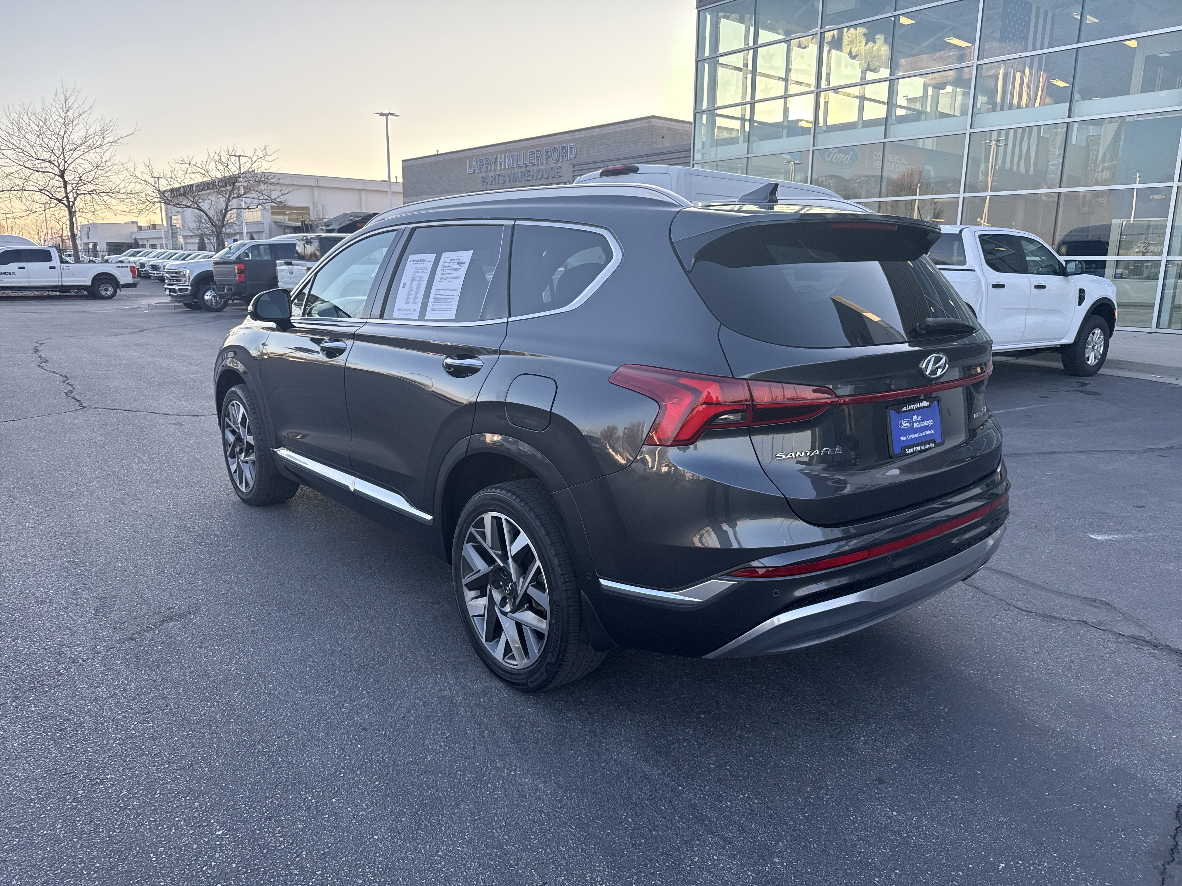 Used 2022 Hyundai Santa Fe Calligraphy image 4