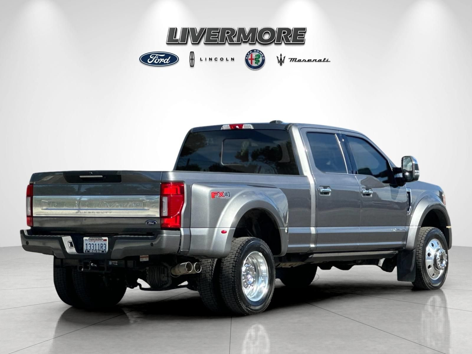 Certified 2022 Ford F450 Platinum w/ FX4 Off-Road Package AWD/4WD image 3
