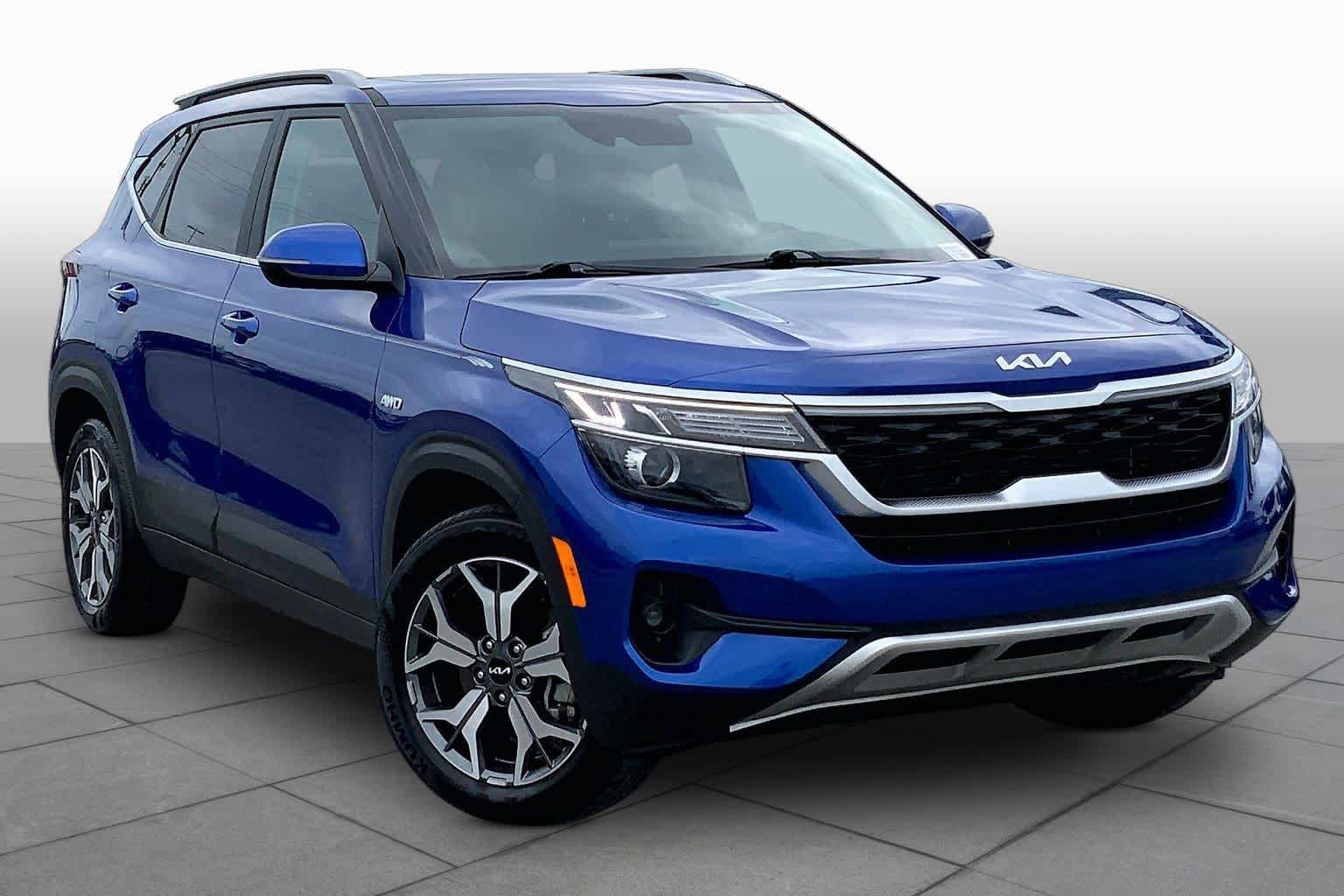 Used 2022 Kia Seltos EX AWD/4WD image 3