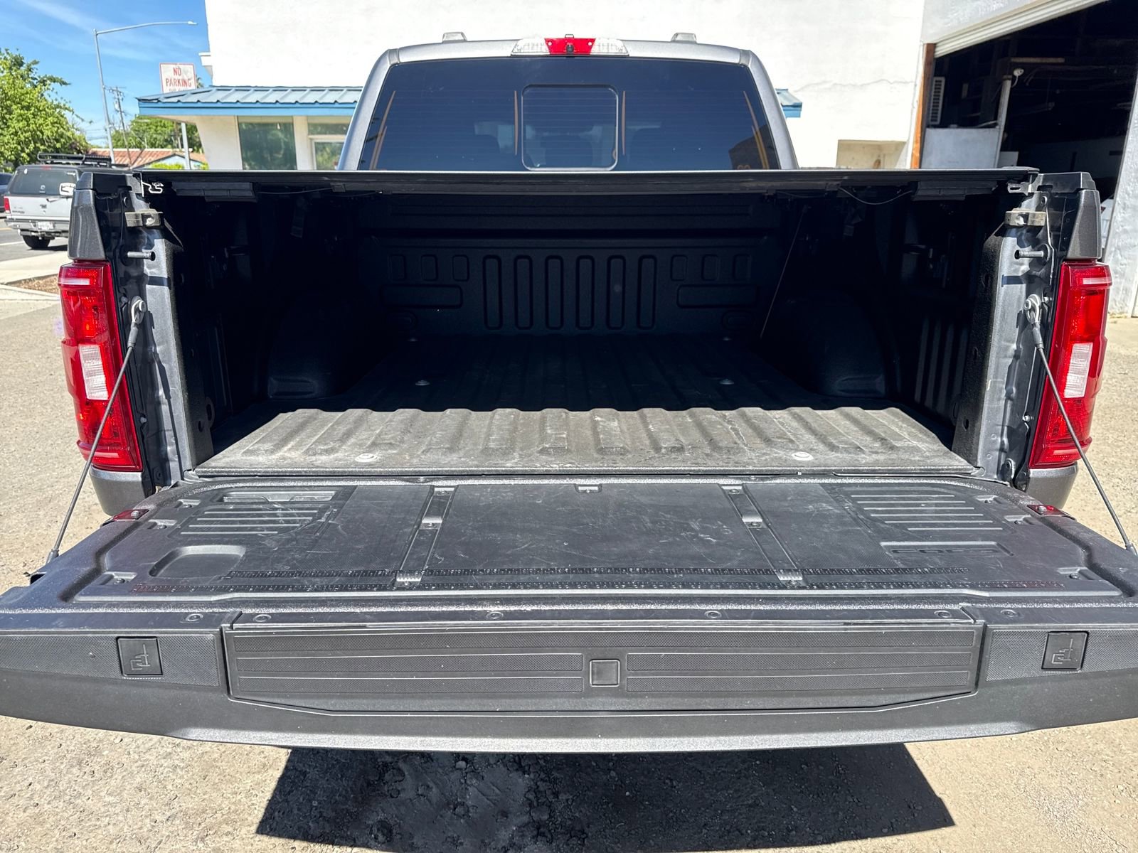 Certified 2022 Ford F150 XLT w/ Equipment Group 302A High image 23