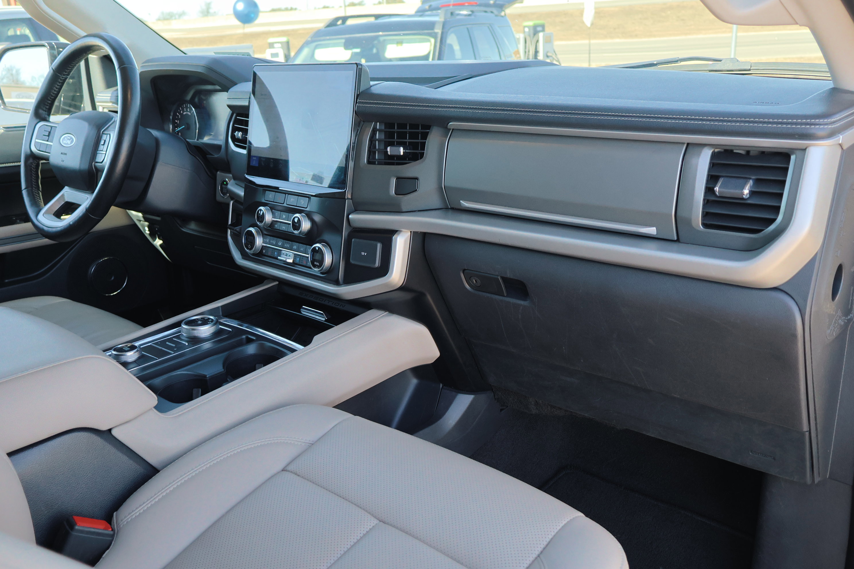 Certified 2024 Ford Expedition Max XLT image 43