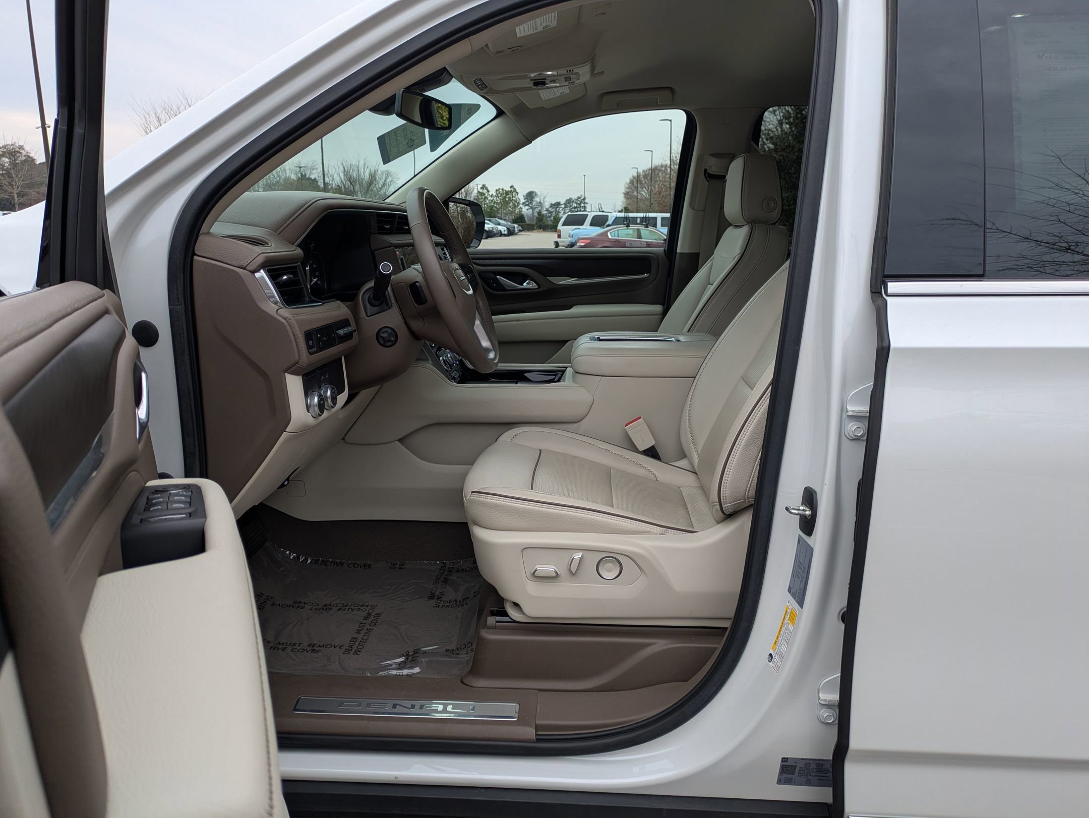 Used 2021 GMC Yukon Denali image 12