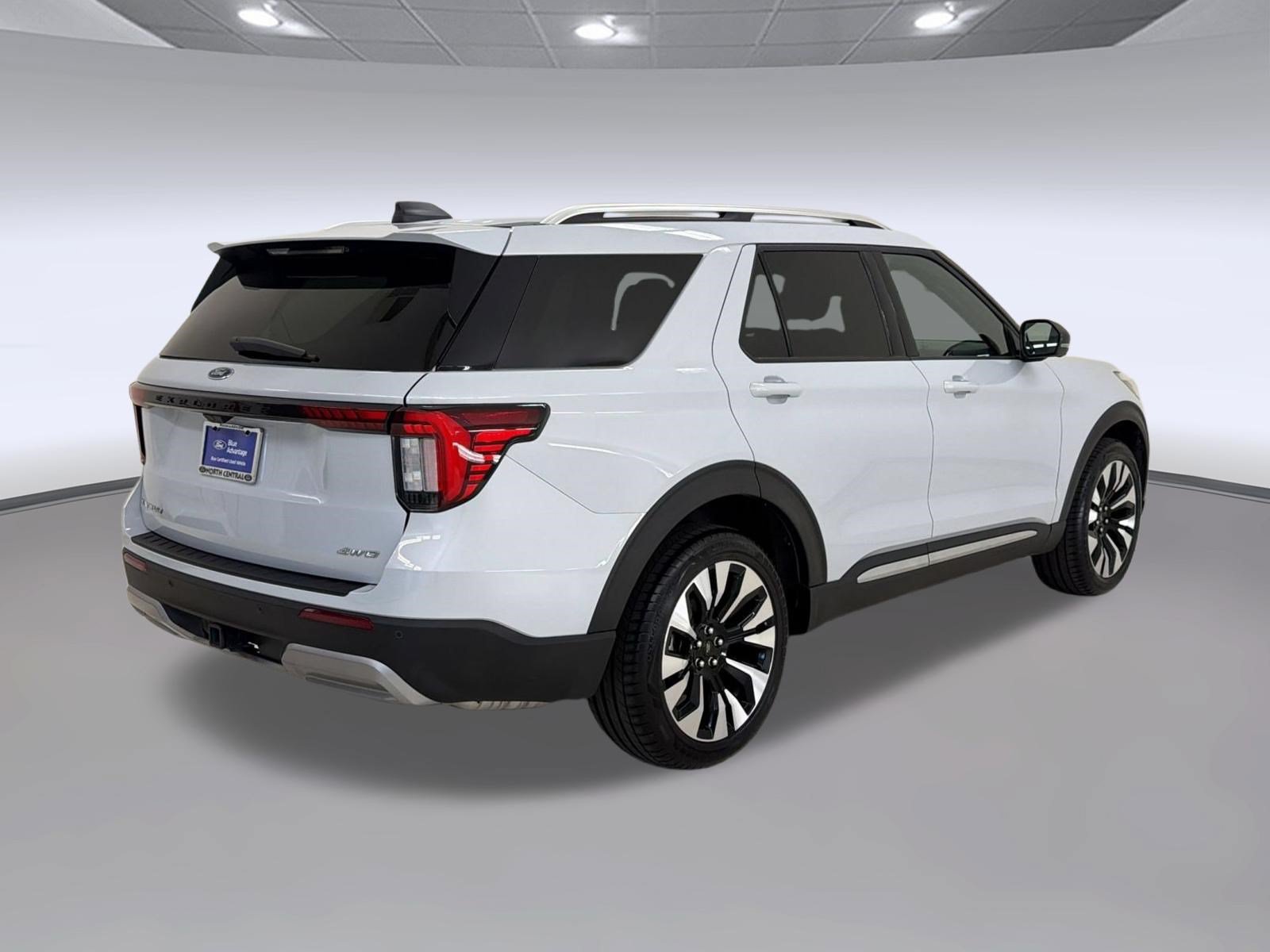 Certified 2025 Ford Explorer Platinum w/ LUX Leather Package AWD/4WD image 9
