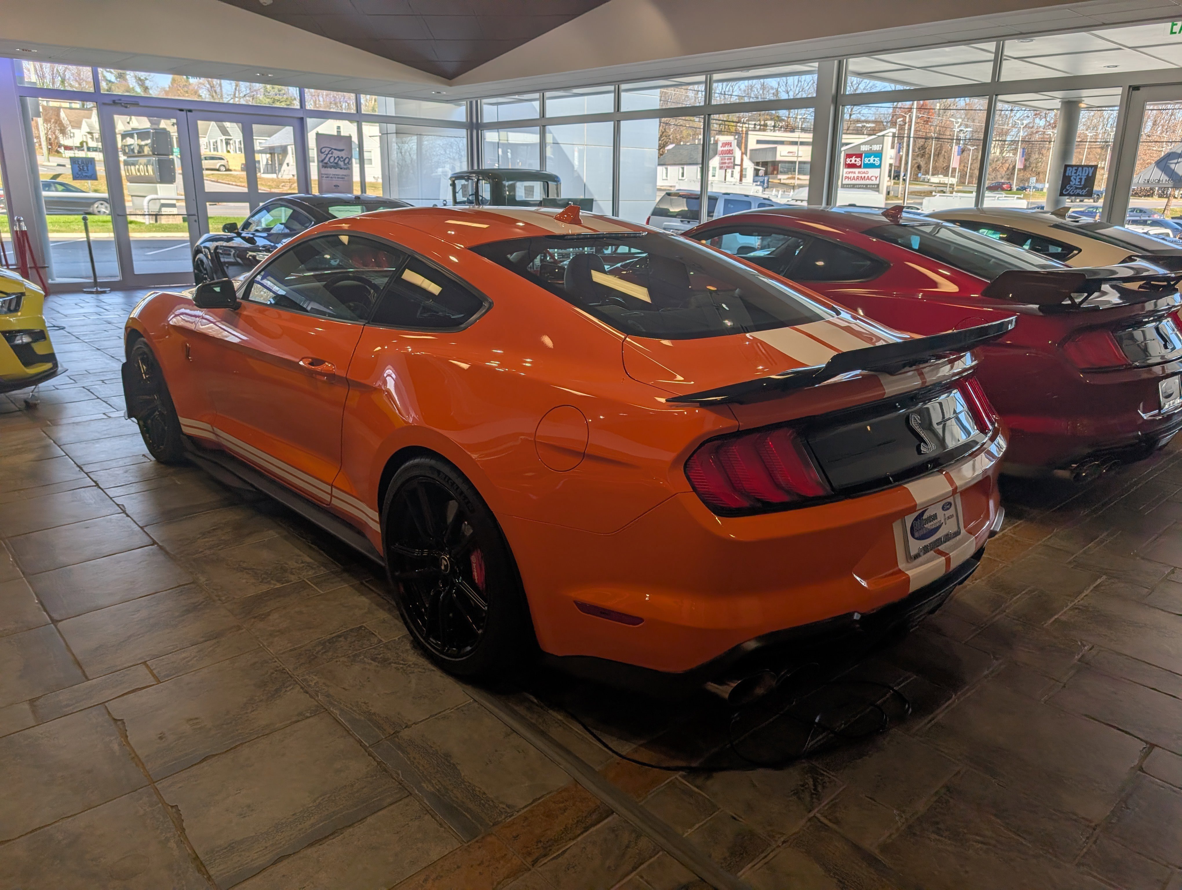 Certified 2020 Ford Mustang Shelby GT500 w/ Technology Package image 4