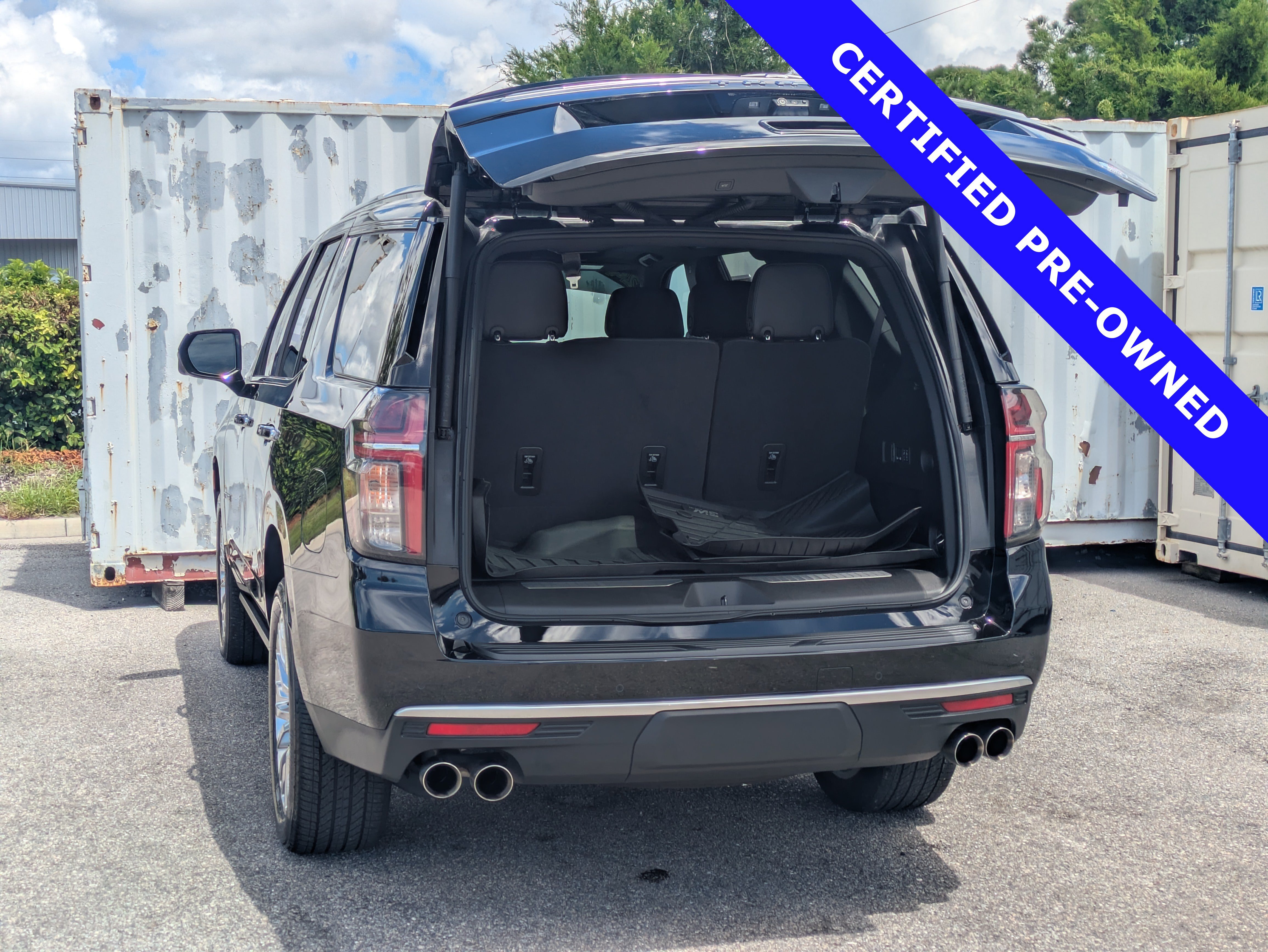 Used 2024 Chevrolet Tahoe High Country RWD image 14