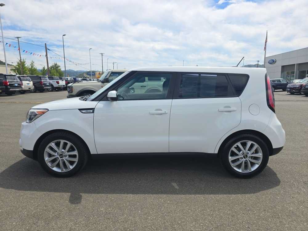 Used 2018 Kia Soul + FWD image 2
