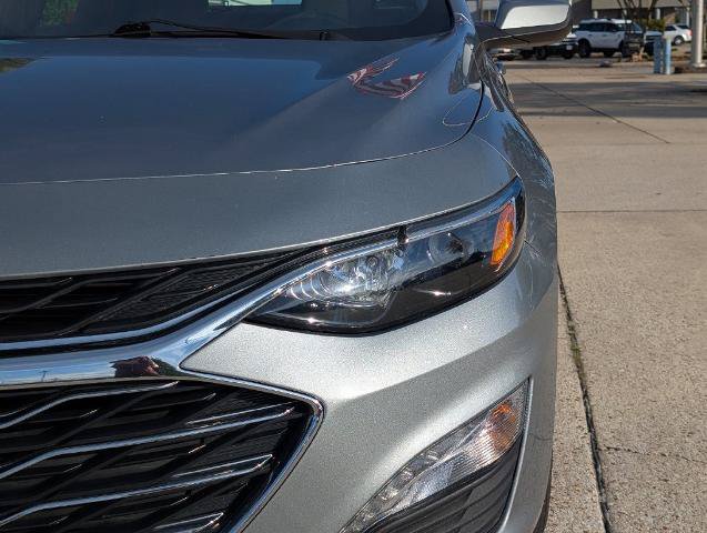 Used 2025 Chevrolet Malibu LT FWD image 12