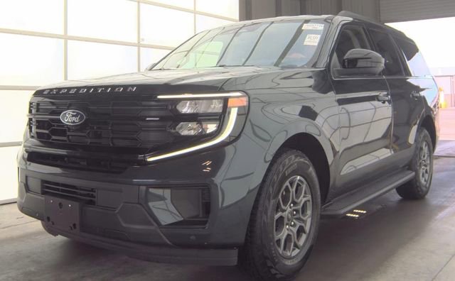 Certified 2025 Ford Expedition Active AWD/4WD image 1