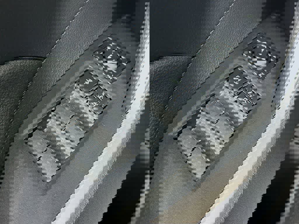 Used 2023 Toyota RAV4 SE w/ Weather & Moonroof Package image 29