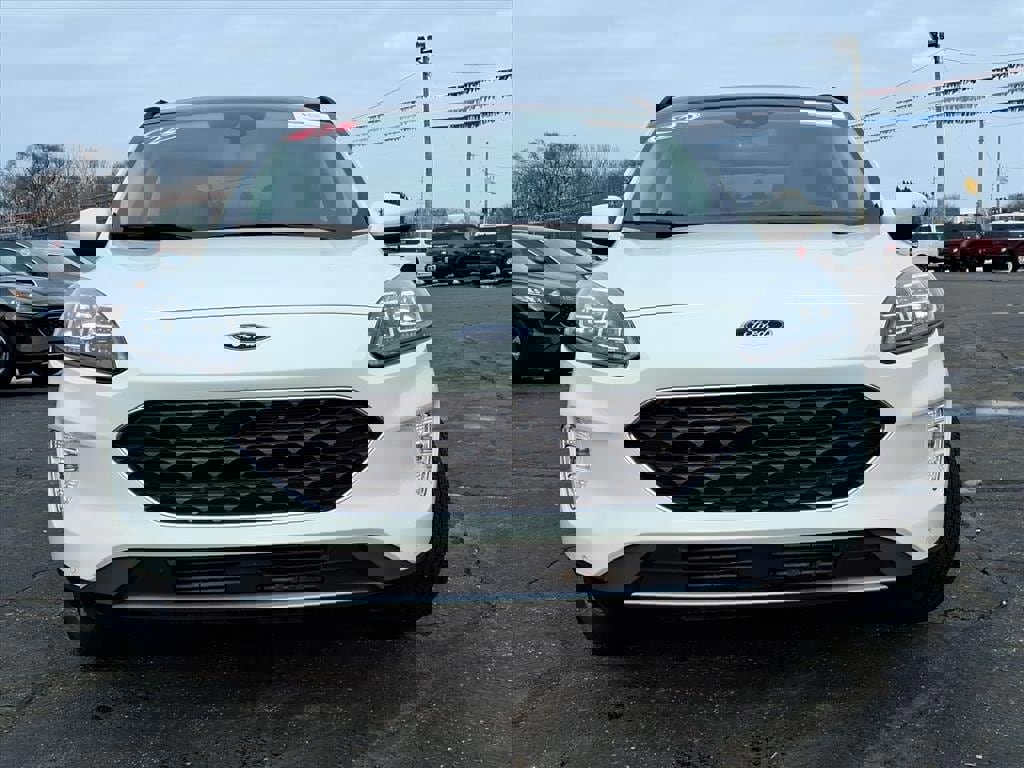 Certified 2022 Ford Escape Titanium w/ Class II Trailer Tow Package image 8