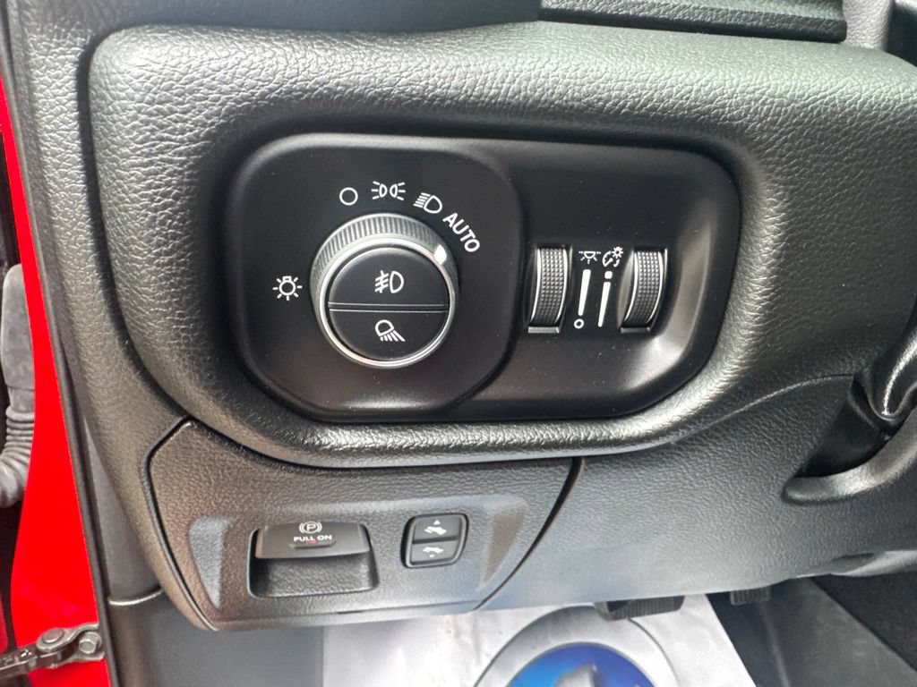 Used 2025 RAM 1500 Big Horn AWD/4WD image 13