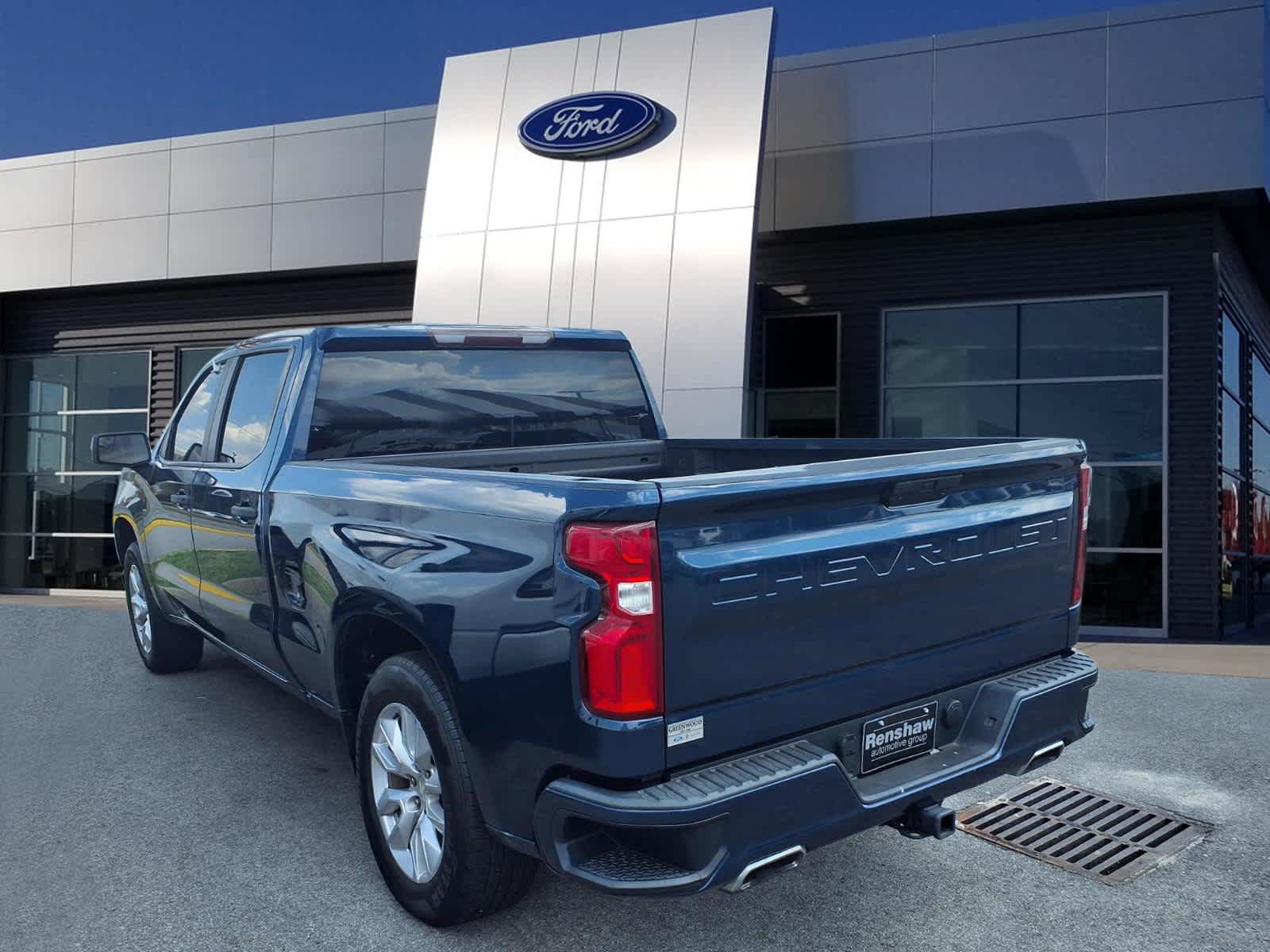 Used 2020 Chevrolet Silverado 1500 Custom w/ Custom Value Package RWD image 3