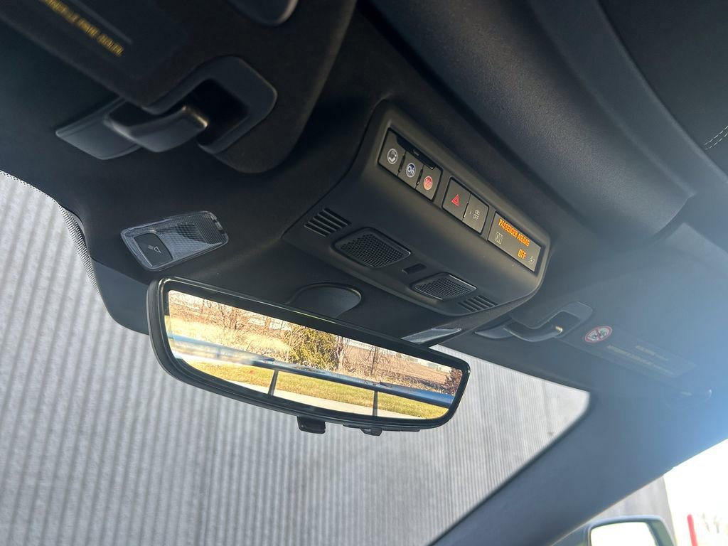 Used 2021 Chevrolet Corvette Stingray Premium Cpe w/ Z51 Performance Package image 38