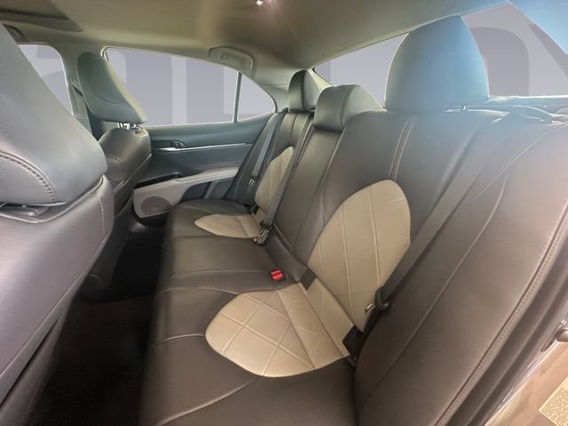 Used 2018 Toyota Camry XLE w/ Audio Package FWD image 16