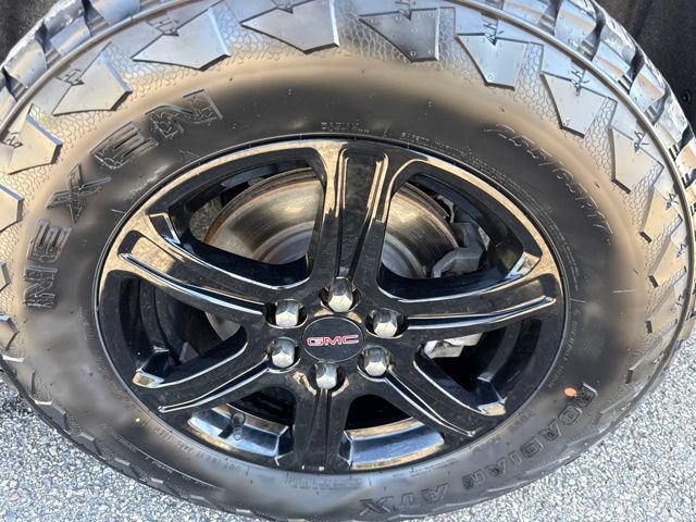 Used 2022 GMC Acadia AT4 w/ Preferred Package AWD/4WD image 12
