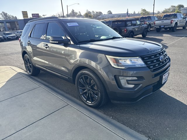 Certified 2017 Ford Explorer XLT w/ Equipment Group 202A FWD image 7