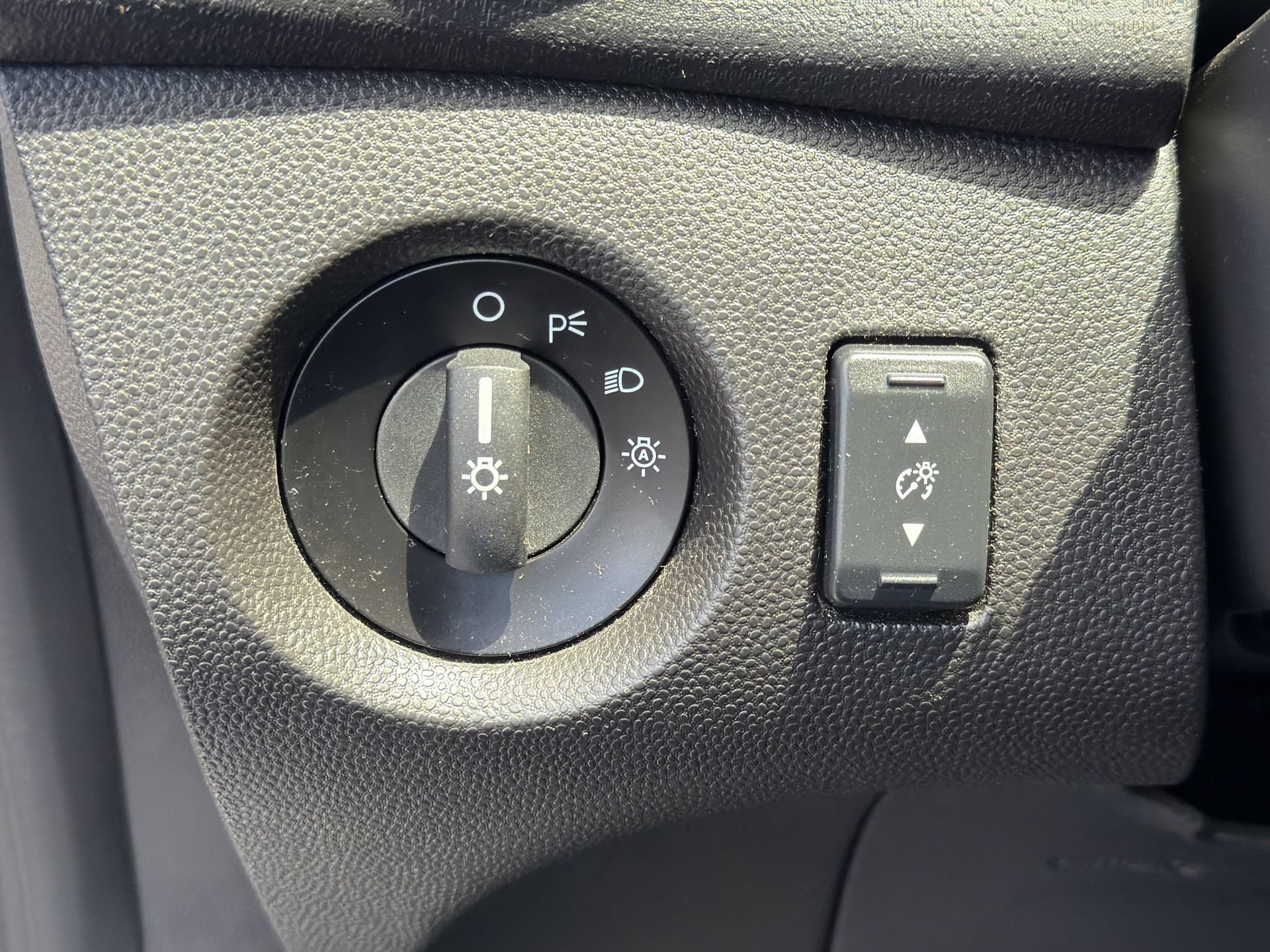 Certified 2018 Ford Fiesta SE FWD image 13