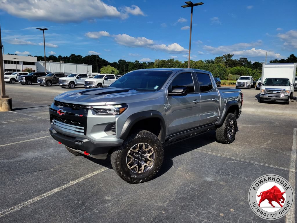 Used 2024 Chevrolet Colorado ZR2 w/ Technology Package AWD/4WD image 2