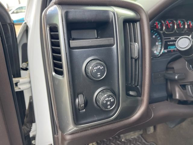 Used 2018 Chevrolet Silverado 1500 LT w/ Texas Edition AWD/4WD image 15