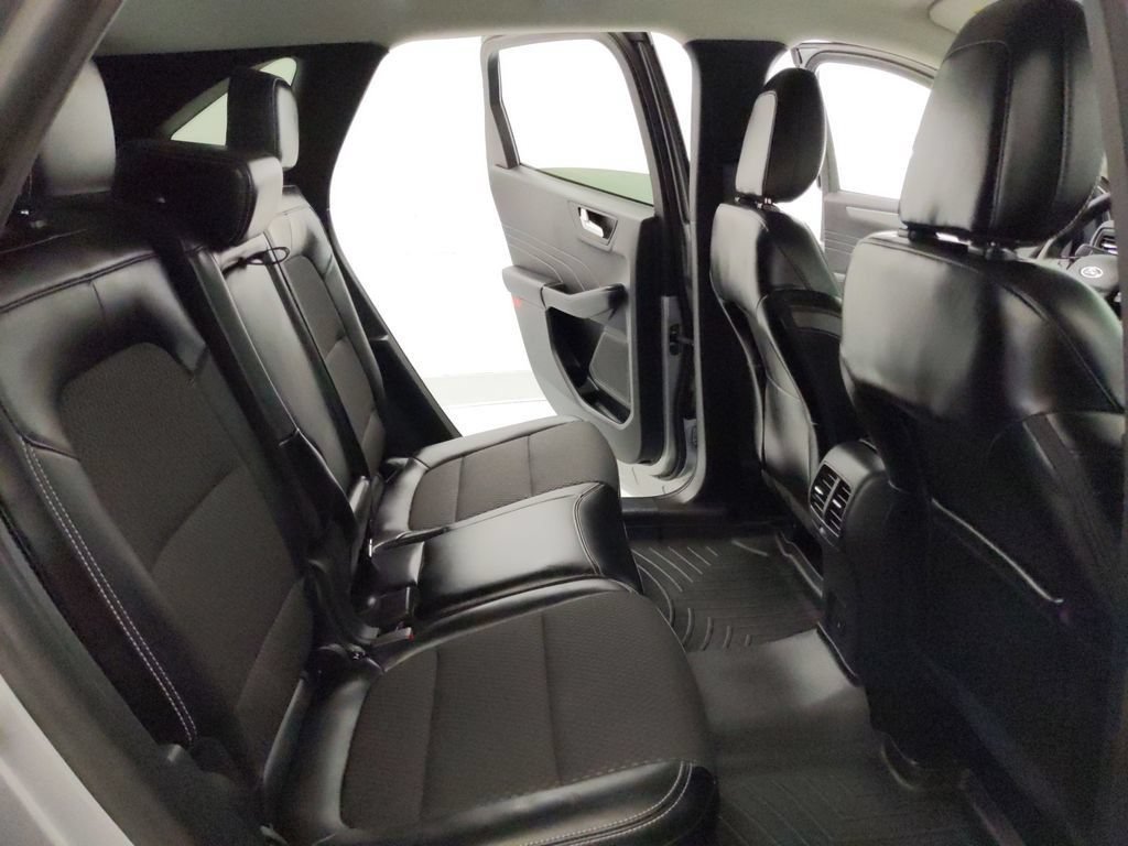 Certified 2024 Ford Escape SE FWD image 19