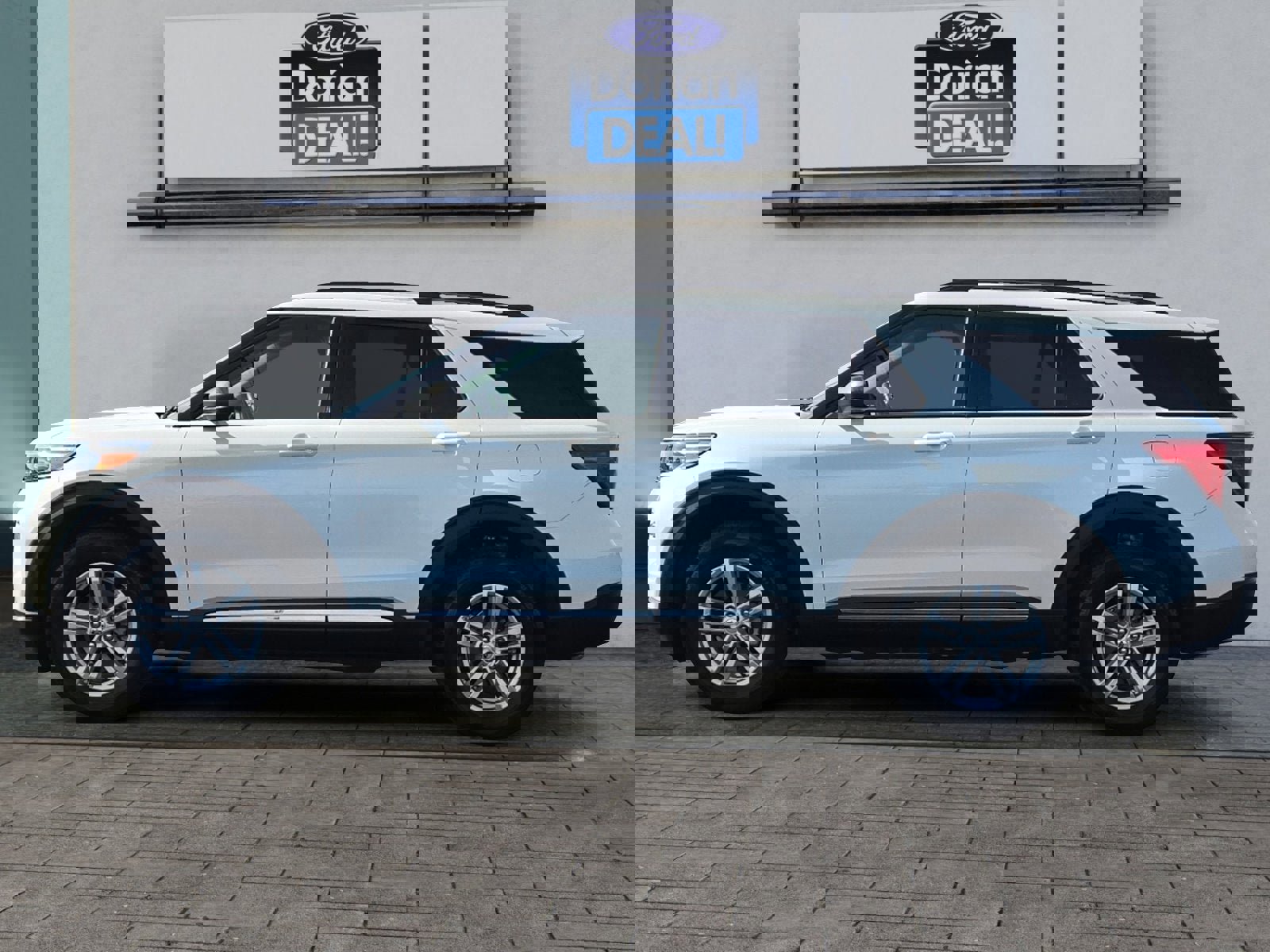 Certified 2022 Ford Explorer XLT w/ Equipment Group 202A image 2