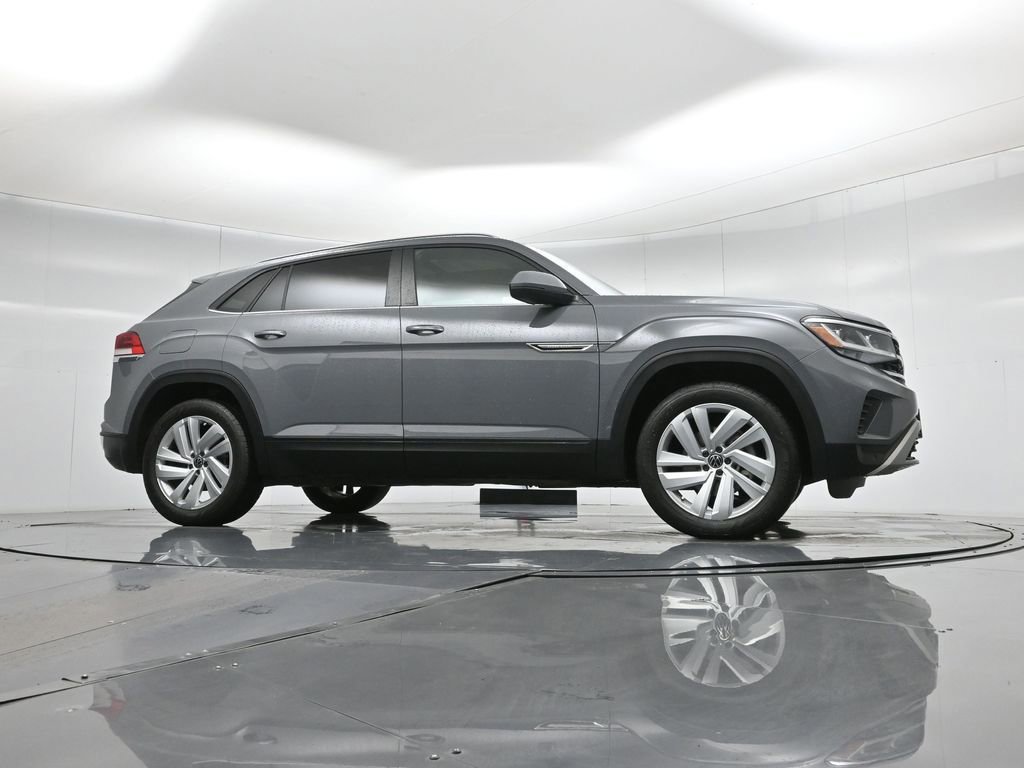 Used 2021 Volkswagen Atlas Cross Sport SE w/ Panoramic Sunroof Package image 9