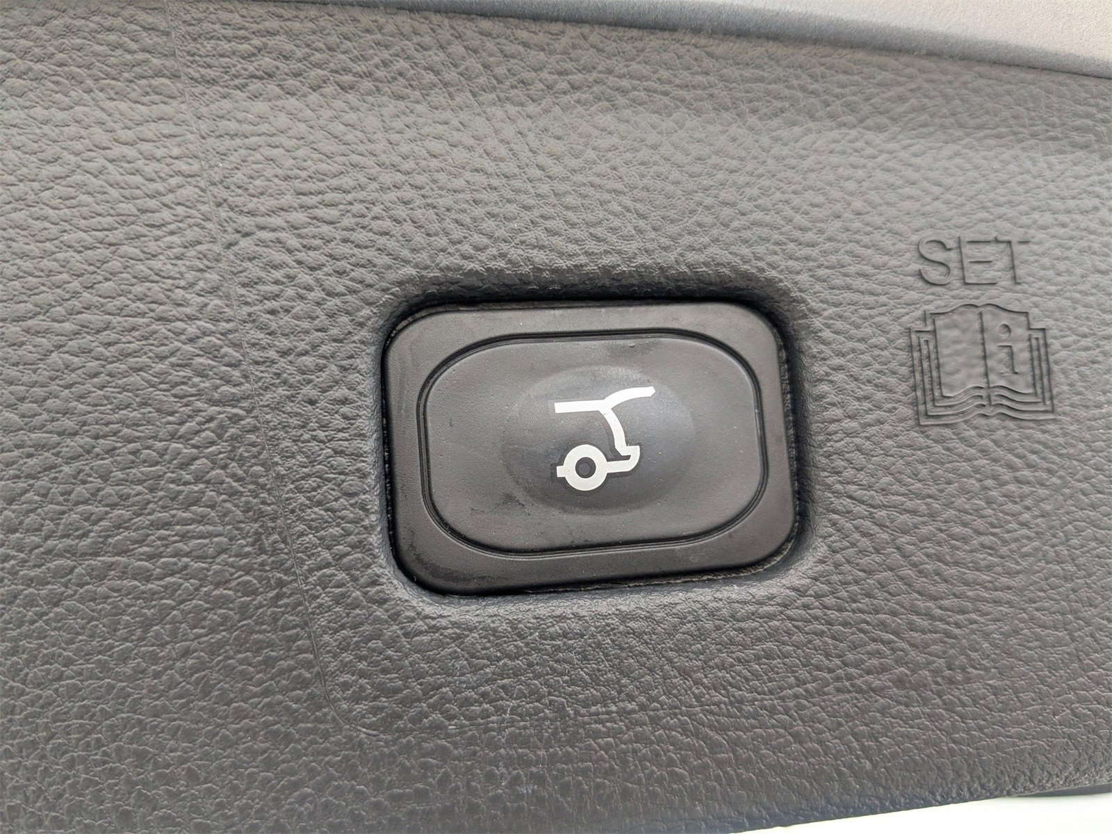 Certified 2024 Ford Edge ST-Line image 13