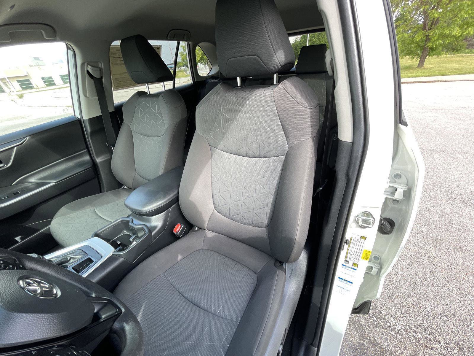 Used 2023 Toyota RAV4 XLE AWD/4WD image 18