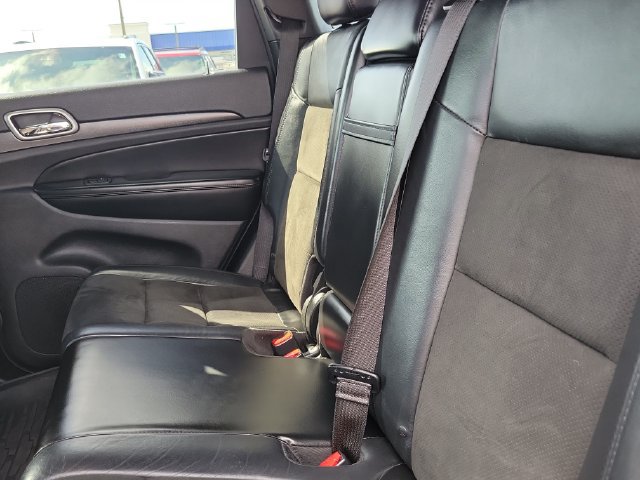 Used 2018 Jeep Grand Cherokee Laredo RWD image 17