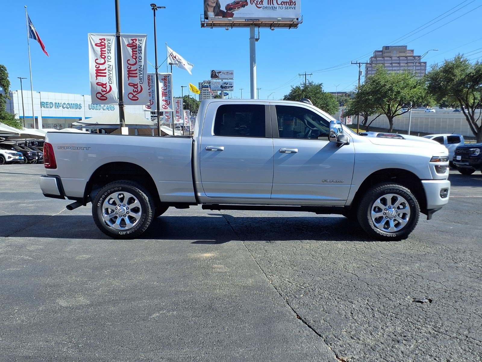 Used 2026 RAM 2500 Laramie AWD/4WD image 5