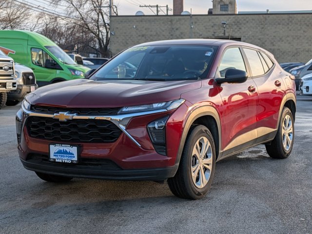 Used 2025 Chevrolet Trax LS FWD image 8